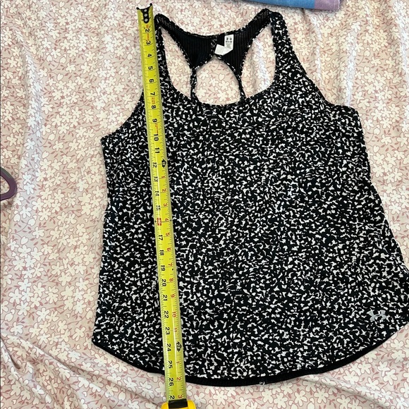 Under Armour Black and White HeatGear Tank with mesh back - Picture 13 of 13